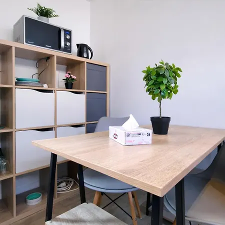 Avec Terrasse דירה