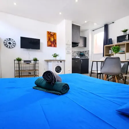Avec Terrasse דירה
